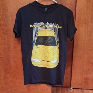 Gildan Black T‑Shirt with Yellow Mustang Car Graphic